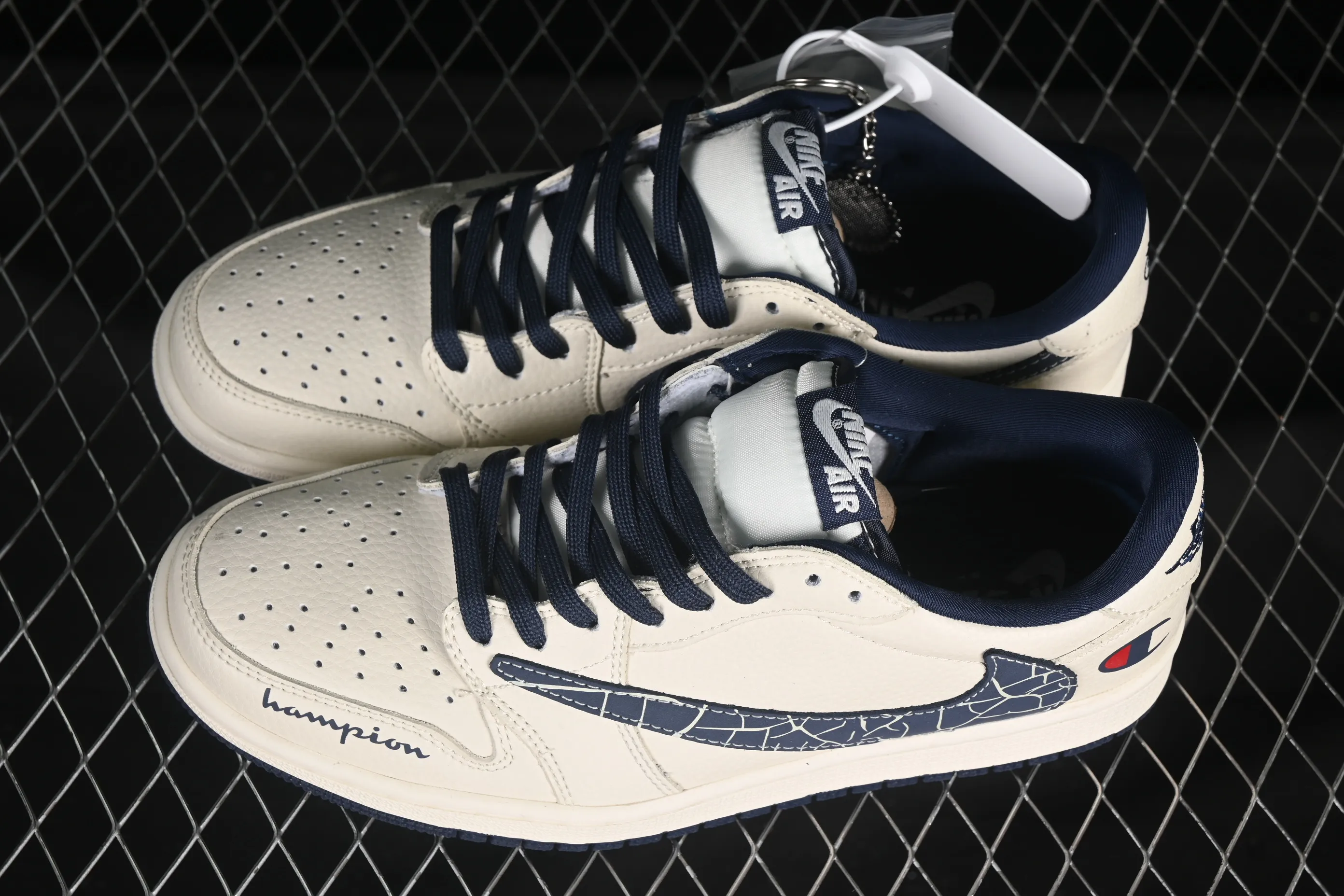 All categories Air Jordan Jordan series basketball shoes Air Jordan 1 Low High-end customized low-top sneakers Travis Scott x Fragment Design x Air Jordan 1 Low OG SP AJ1 Joe 1 championship joint crack hook low-top cultural casual sneakers LD2025-015